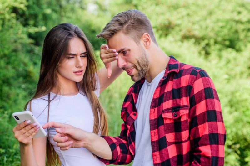 15 objawów chorobliwej zazdrości mężczyzny w związku