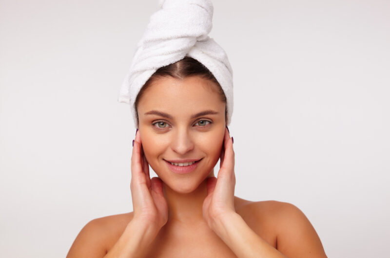 Sauna na włosy – na czym polega zabieg? Efekty i przeciwwskazania