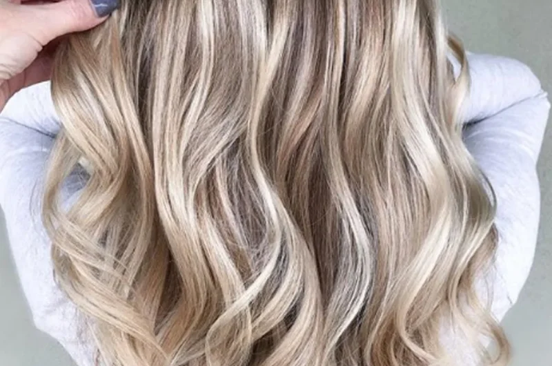 Kawowy blond – komu pasuje i jak uzyskać ten modny kolor?