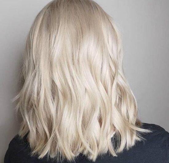 Kremowy blond – jak go uzyskać ten kultowy odcień i komu on pasuje?