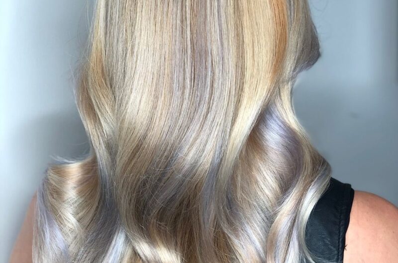 Opalizujący blond – hit koloryzacji z Instagrama! Jak go uzyskać i komu pasuje?