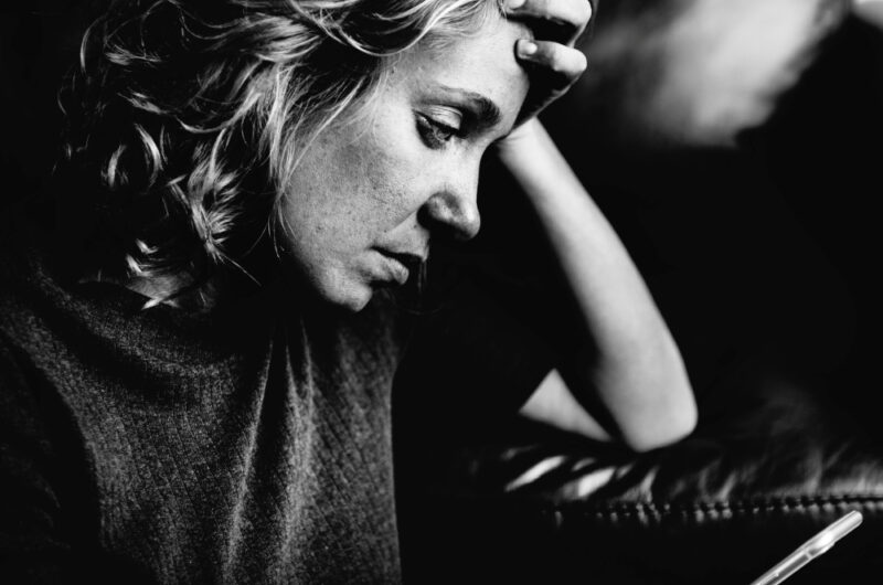 Cytaty o smutku – 100 najlepszych sentencji, które pomogą wyrazić żal