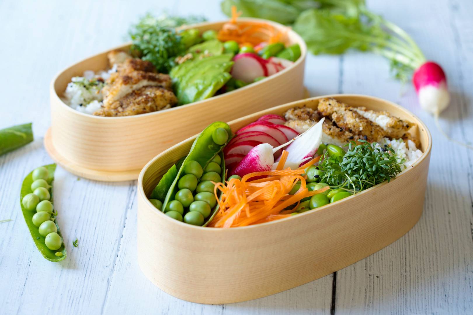 Warzywny lunch w bambusowym pojemniku