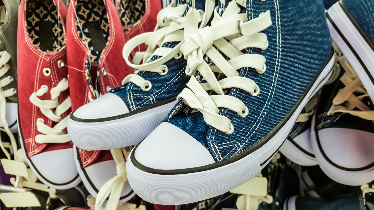 trampki historia powstania i jak je nosić