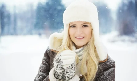 Stylizacje zimowe 2026 dla kobiet – jak wyglądać modnie i nie marznąć